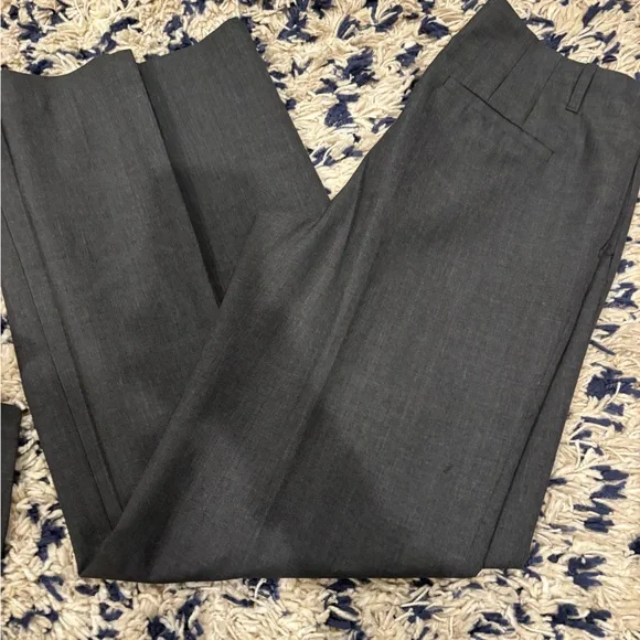 Ann Taylor signature 3 piece gray suit set - blazer (10), skirt and pants (8) - Picture 12 of 15